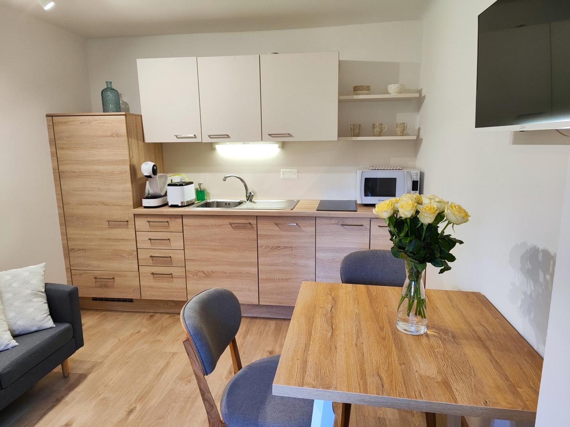 Sweet Stay Roznik Apartment Lubiana Esterno foto