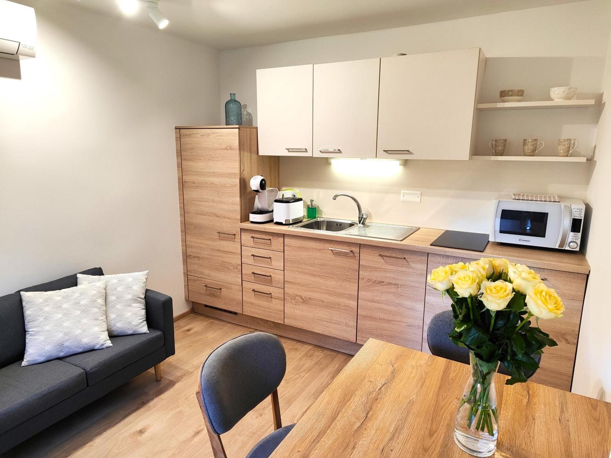 Sweet Stay Roznik Apartment Lubiana Esterno foto