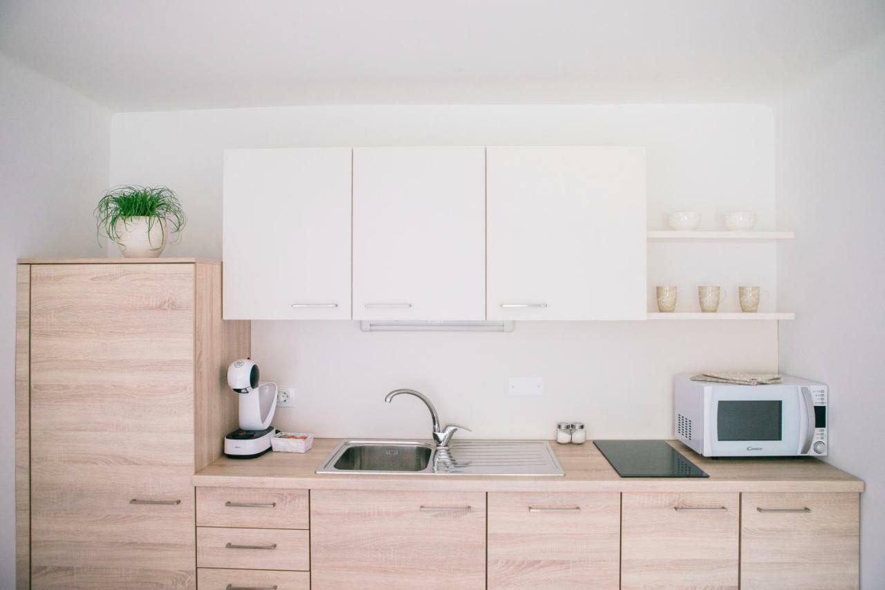 Sweet Stay Roznik Apartment Lubiana Esterno foto