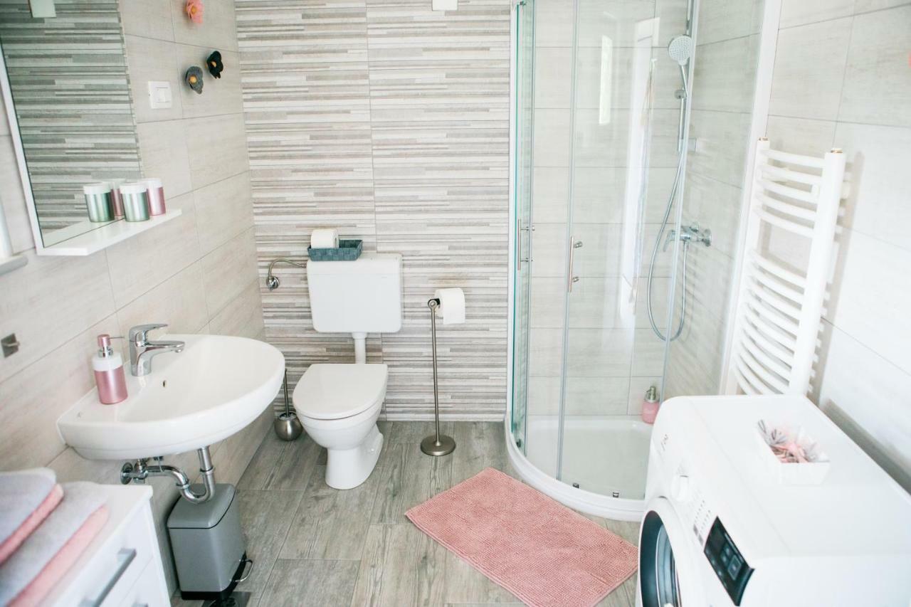 Sweet Stay Roznik Apartment Lubiana Esterno foto