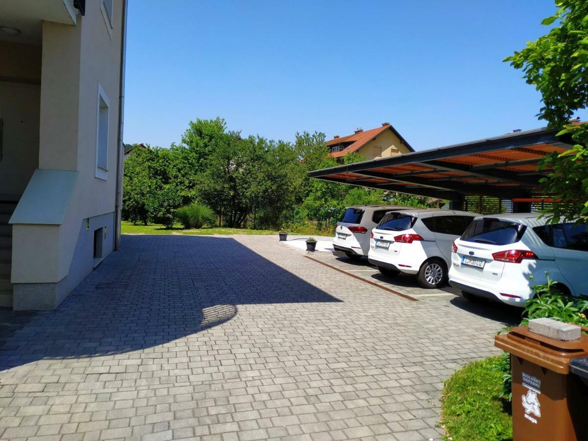 Sweet Stay Roznik Apartment Lubiana Esterno foto